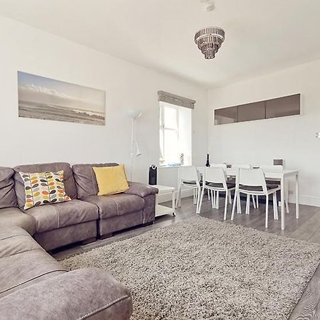 Plas Darien-3 Bed Apt- Sea Views - Sleeps 5 Trearddur Dış mekan fotoğraf