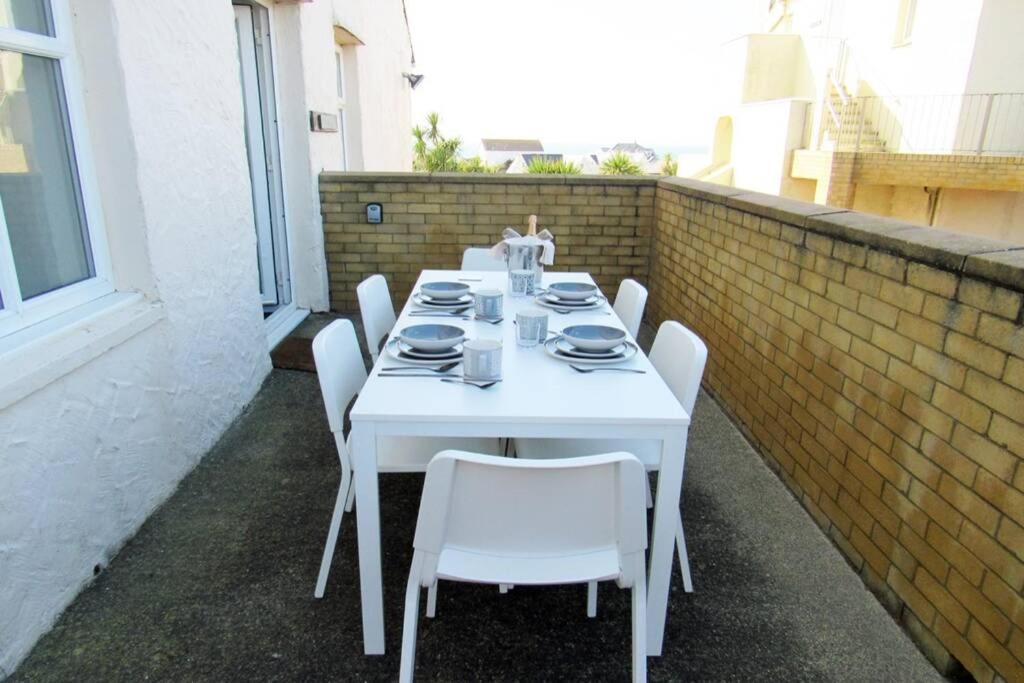 Plas Darien-3 Bed Apt- Sea Views - Sleeps 5 Trearddur Dış mekan fotoğraf