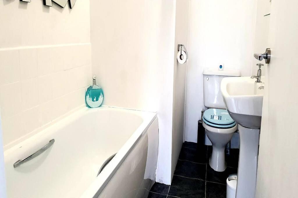 Plas Darien-3 Bed Apt- Sea Views - Sleeps 5 Trearddur Dış mekan fotoğraf