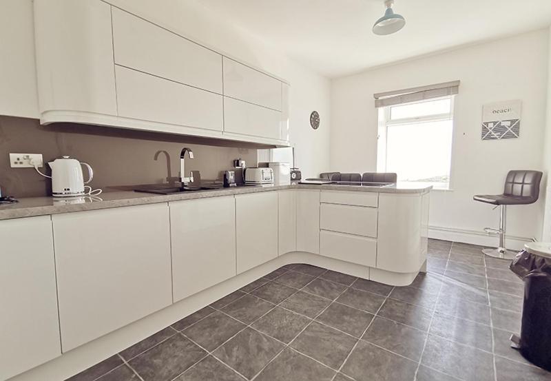Plas Darien-3 Bed Apt- Sea Views - Sleeps 5 Trearddur Dış mekan fotoğraf